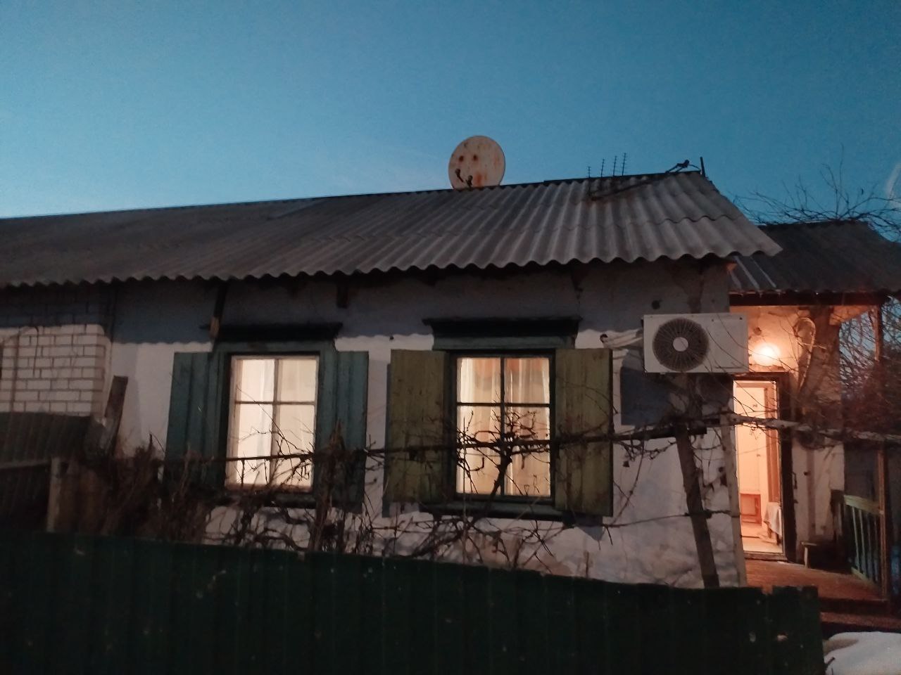 Продается большой дом около моря в Мариуполе