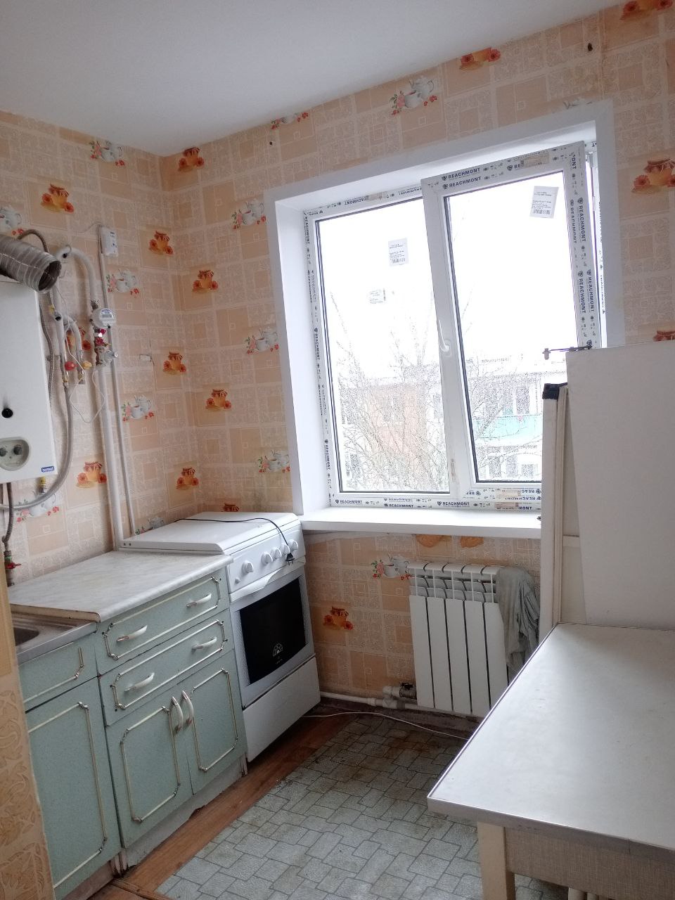 Продам трехкомнатную квартиру возле рынка Бахчиванджи в Мариуполе